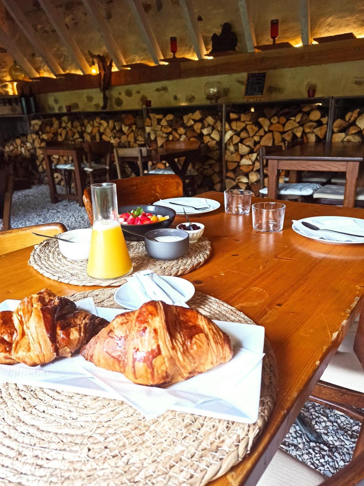 Le Dinanga Bed and Breakfast Léran Εξωτερικό φωτογραφία